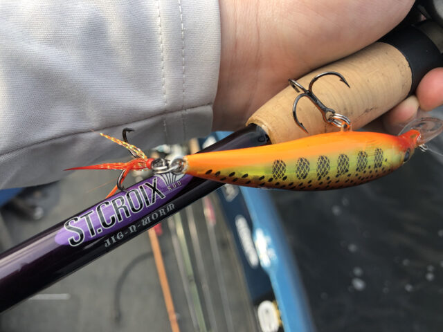Easy way to dress a treble hook with tinsel or flashabou